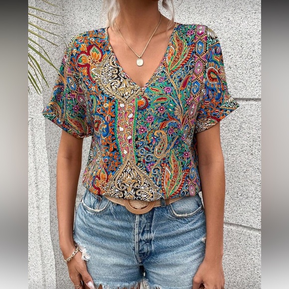 Boho floral paisley print batwing sleeve V neck blouse - Picture 2 of 6